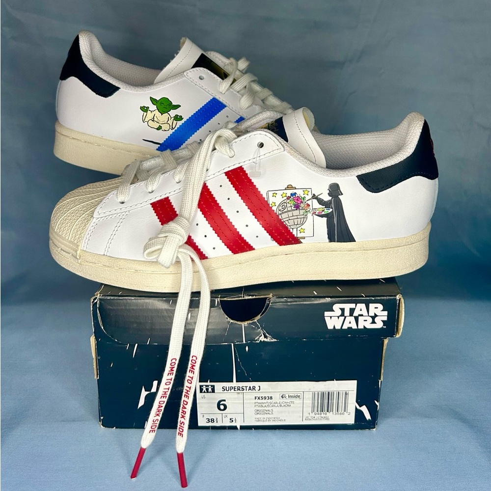 Star wars x Adidas Superstars, Size 6